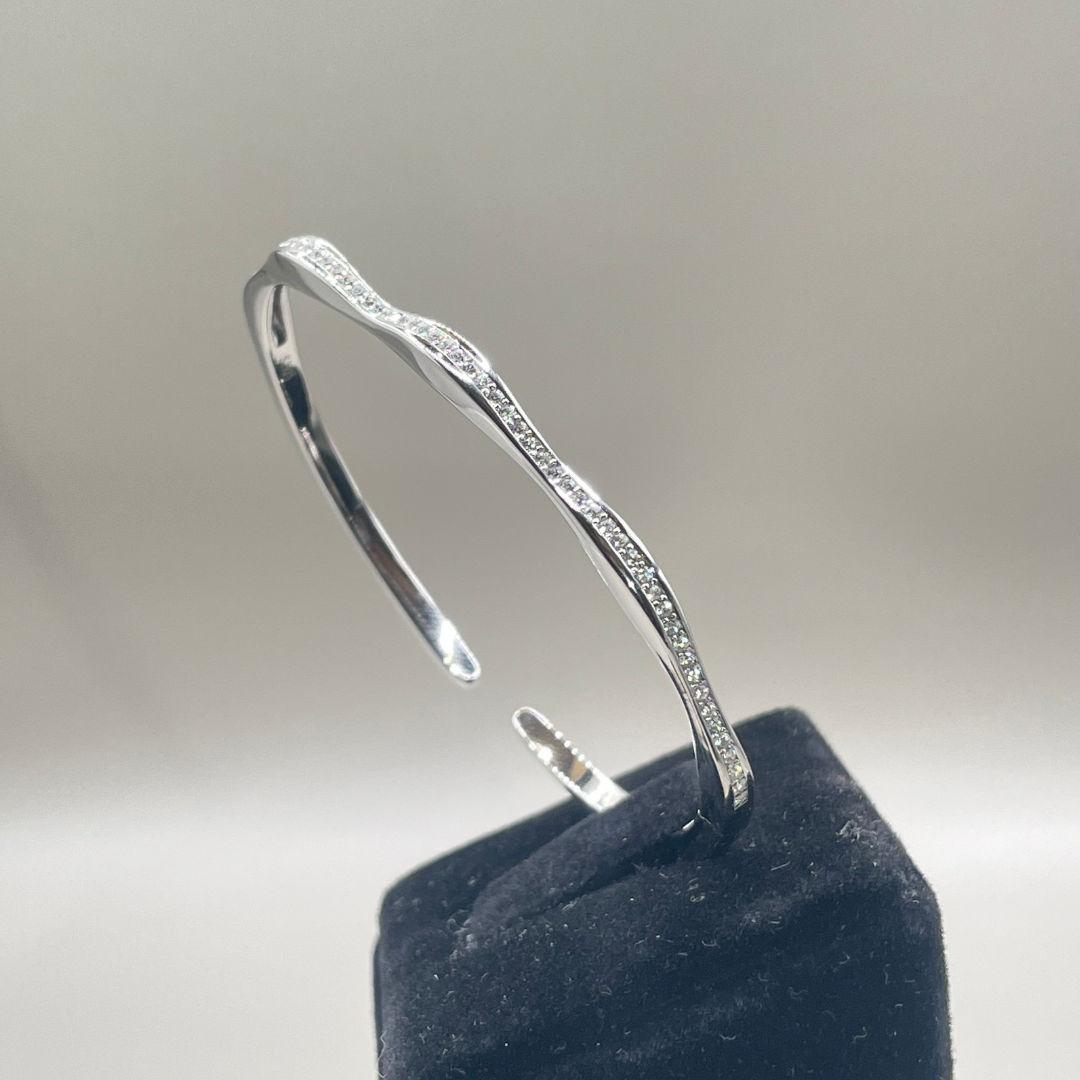 Gleam Wave 925 Silver Bracelet